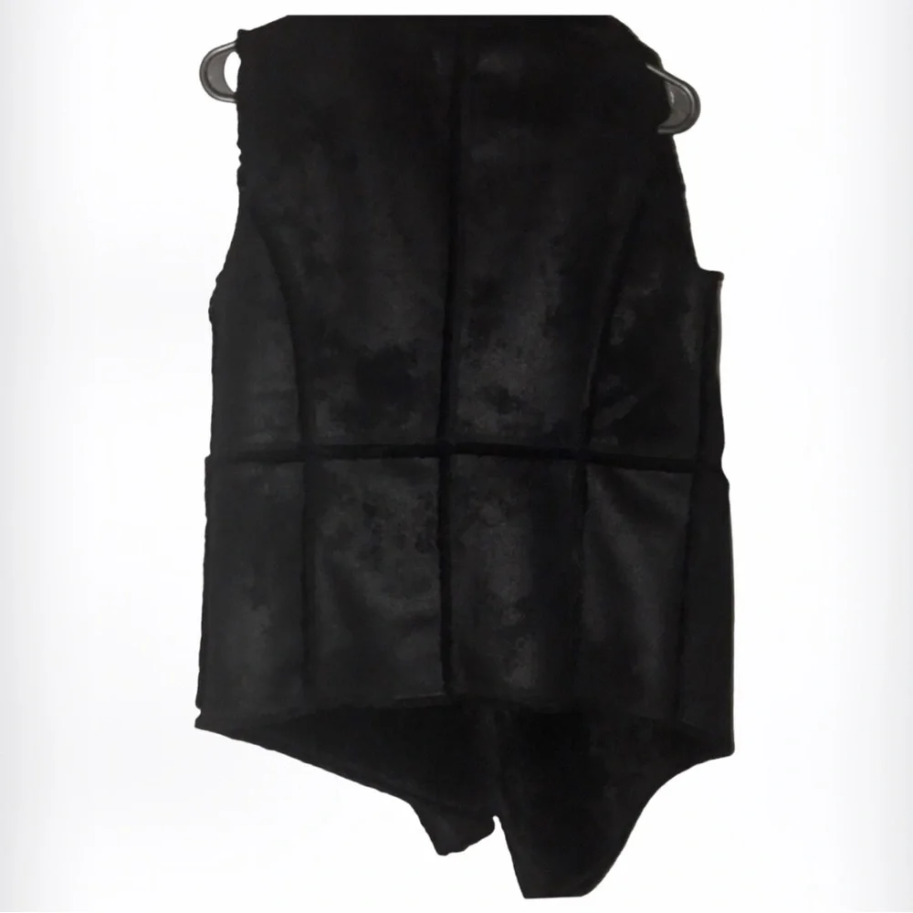 HP. DOLCE CABO Women’s Black Boho  Faux Fur Vest Sz S - Picture 2 of 3